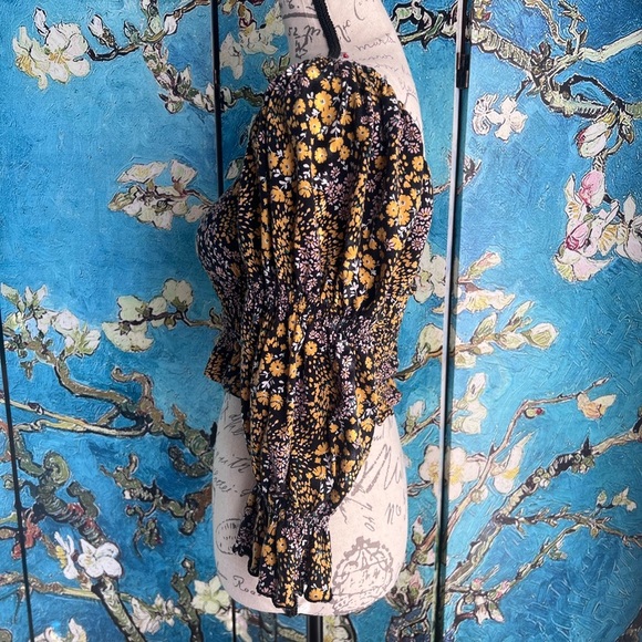 Topshop sz 4, floral, crop top. - Picture 7 of 8